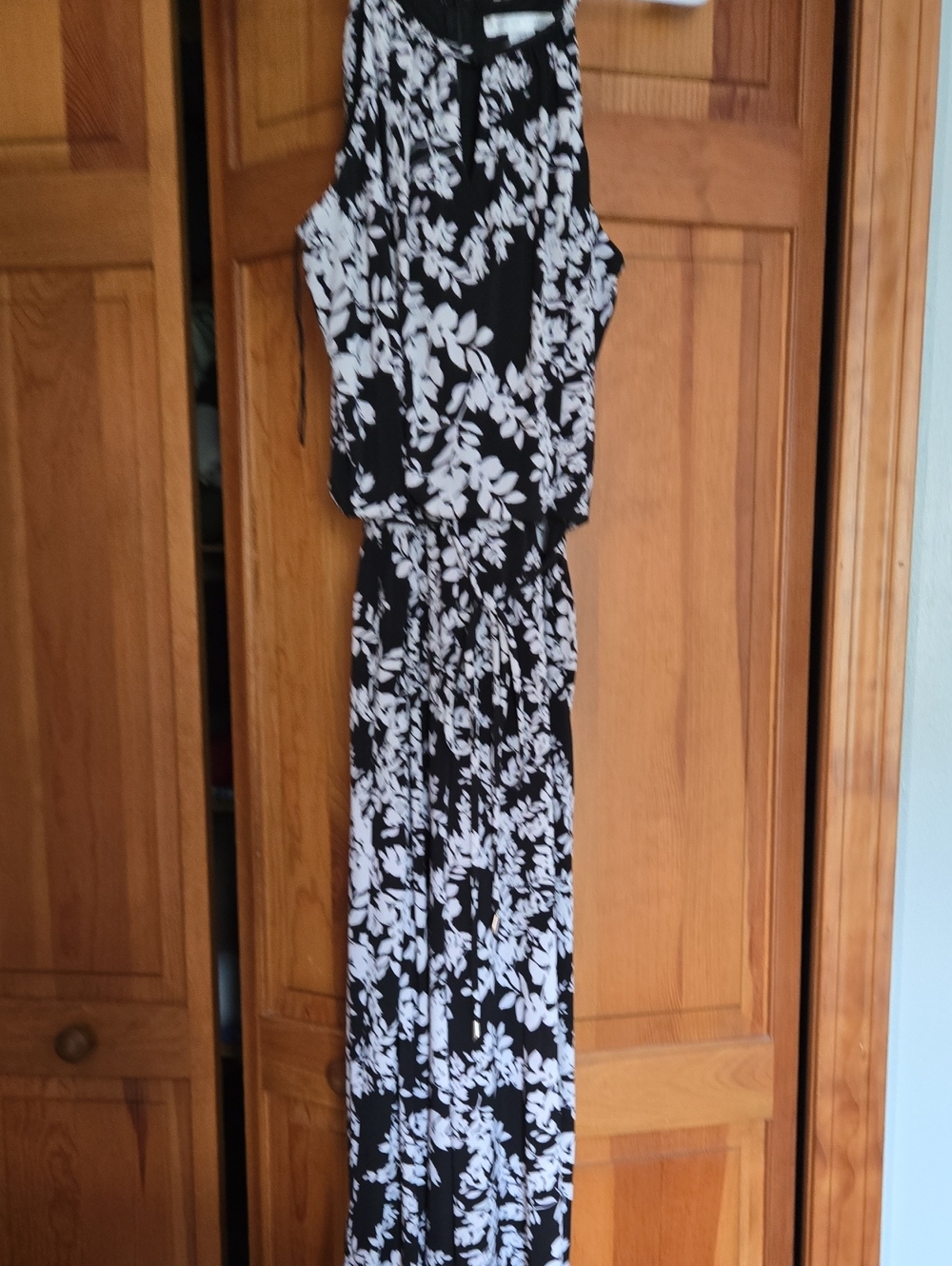London Times Black and White Floral Flare Leg Jump Suit